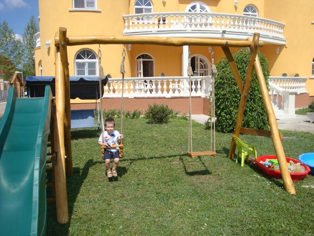 Kastely Panzio Hotel Hajduszoboszlo Exterior photo