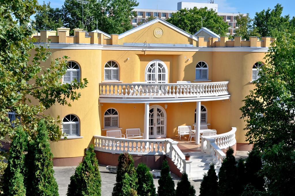 Kastely Panzio Hotel Hajduszoboszlo Exterior photo