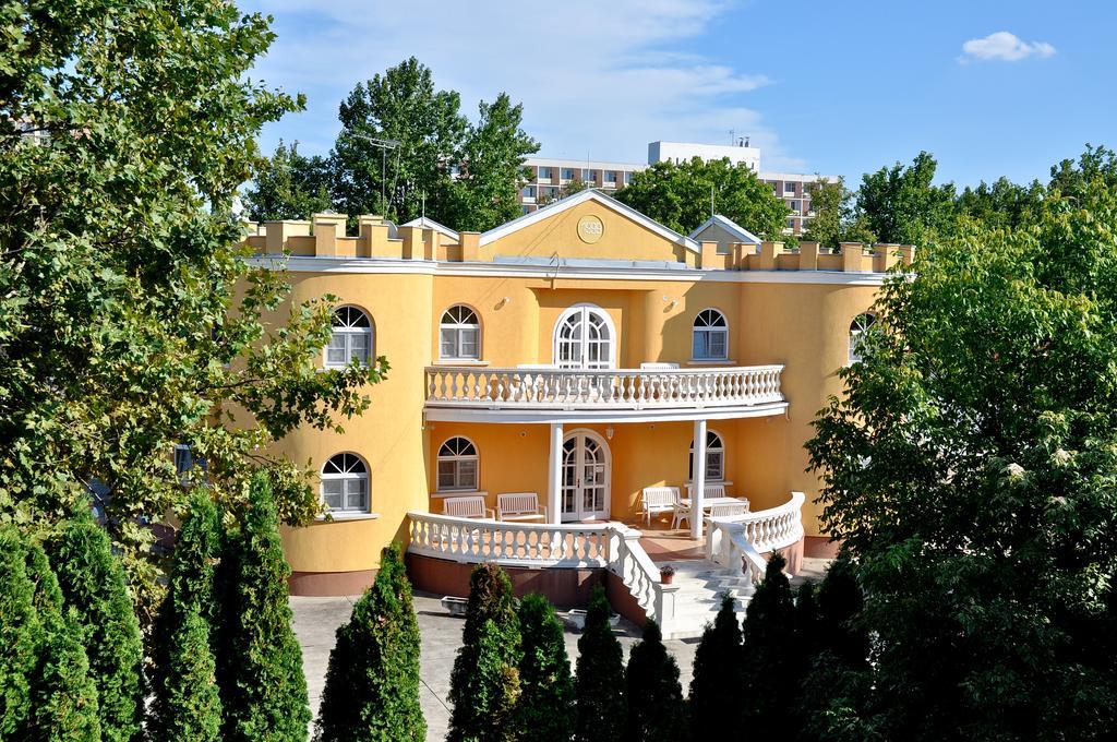 Kastely Panzio Hotel Hajduszoboszlo Exterior photo